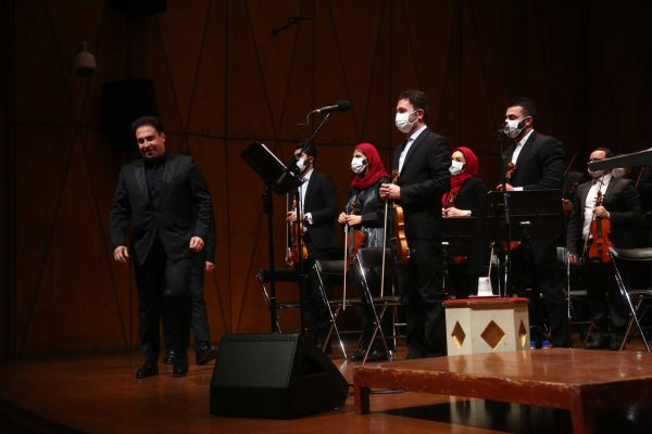 کلاس تئوری موسیقی و سلفژ و هارمونی و آهنگسازی در آکادمی آوای چکاوک