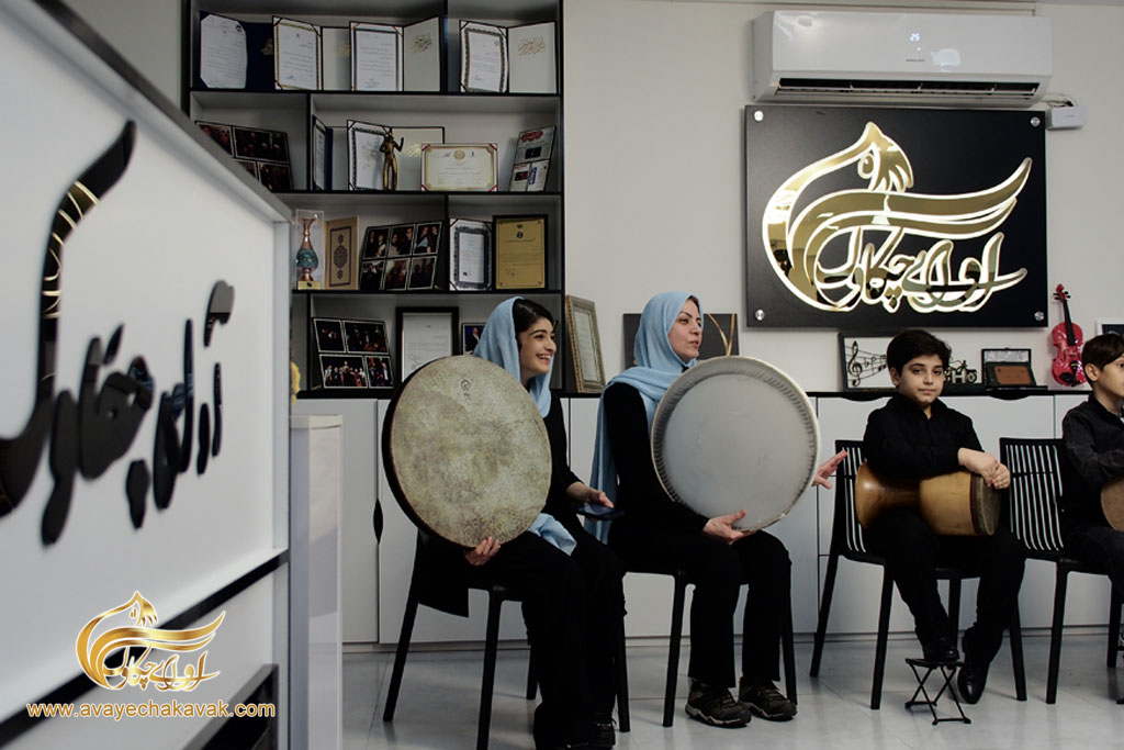 تفاوت آموزش موسیقی سنتی ایرانی با آموزش موسیقی کلاسیک غربی در آکادمی‌ها